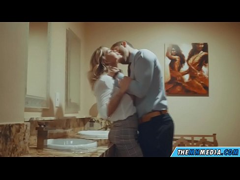 ❤️ Cando unha loura tetona seduce nun baño público ️ Vídeo anal a nós gl.yespornpics-com.ru ❤